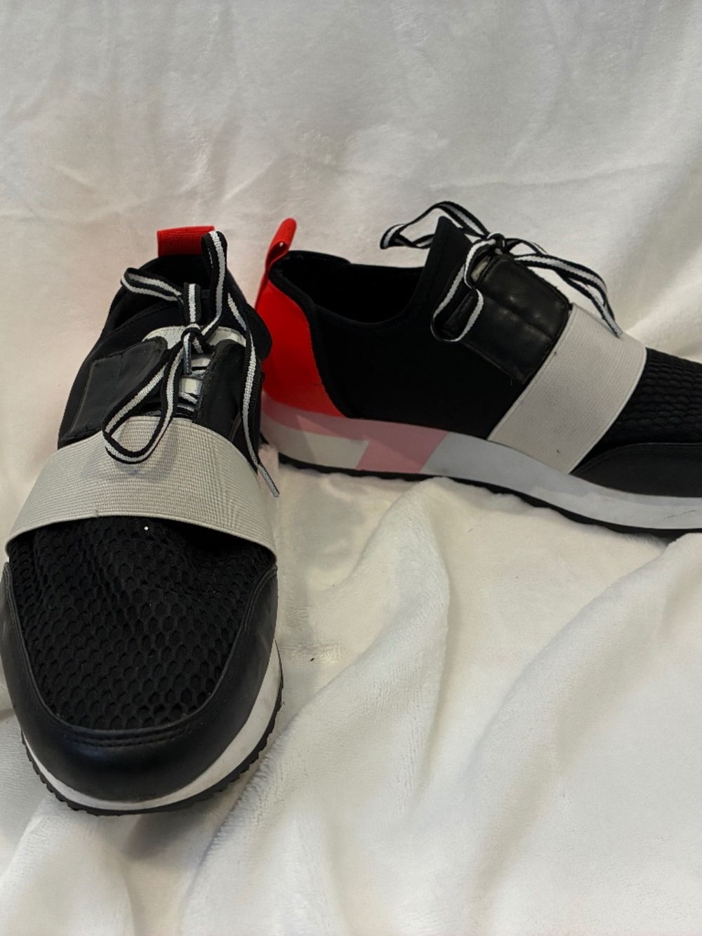 Steve Madden color block fashion sneakers